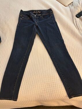 vintage American Eagle Outfitters Women's Dark Blue Skinny Jeans
